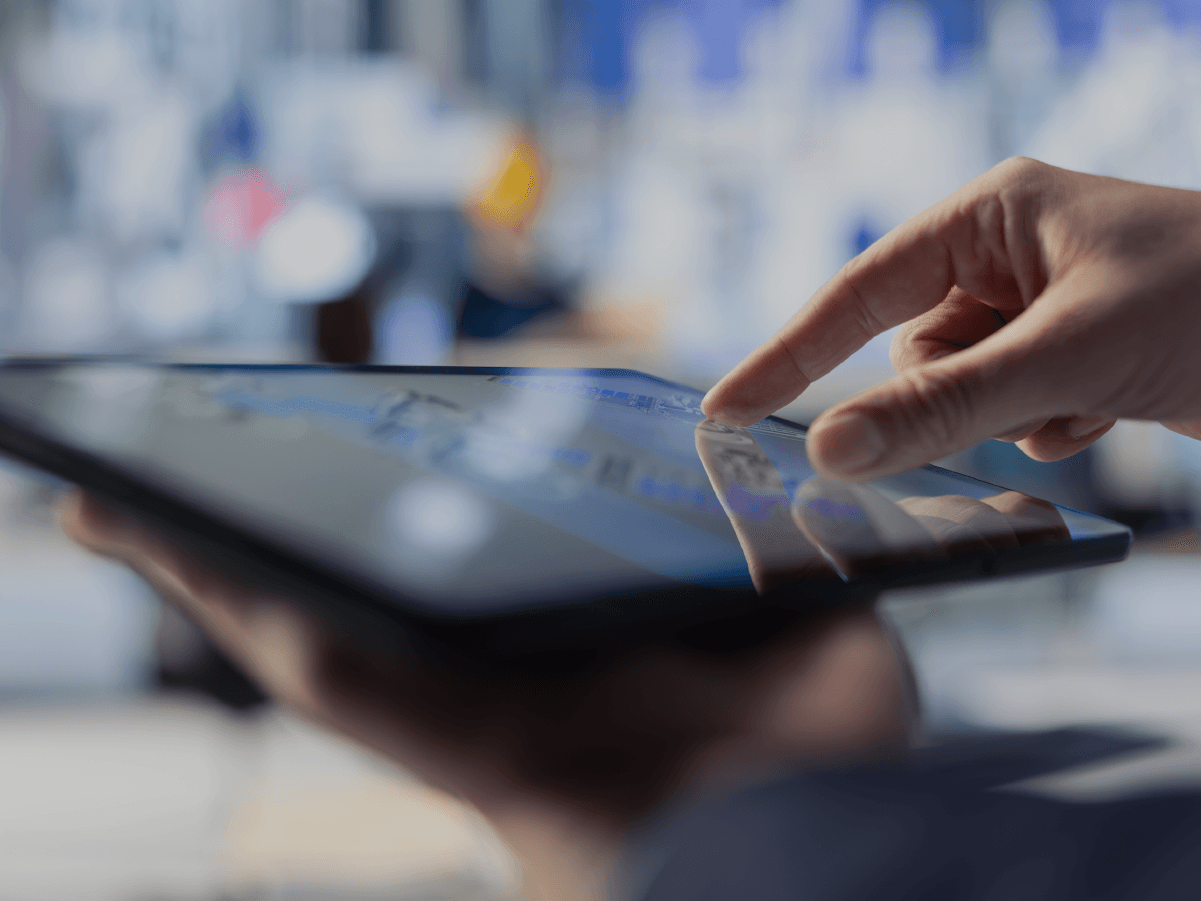 Equipe ABL colaborando em projetos de tecnologia